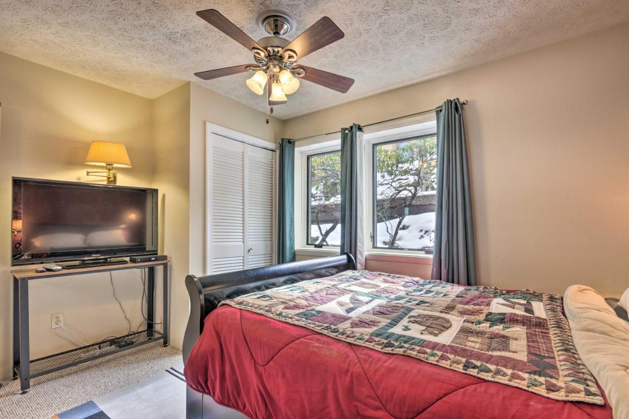 Beech Mountain Retreat With Pool Access Near Slopes!ヴィラ エクステリア 写真