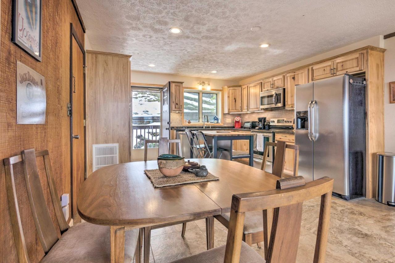 Beech Mountain Retreat With Pool Access Near Slopes!ヴィラ エクステリア 写真