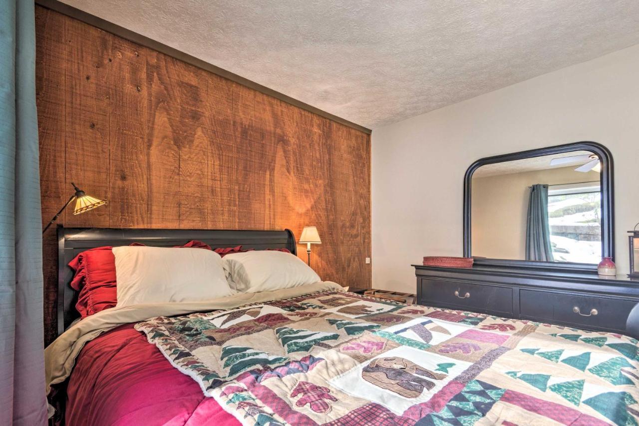 Beech Mountain Retreat With Pool Access Near Slopes!ヴィラ エクステリア 写真